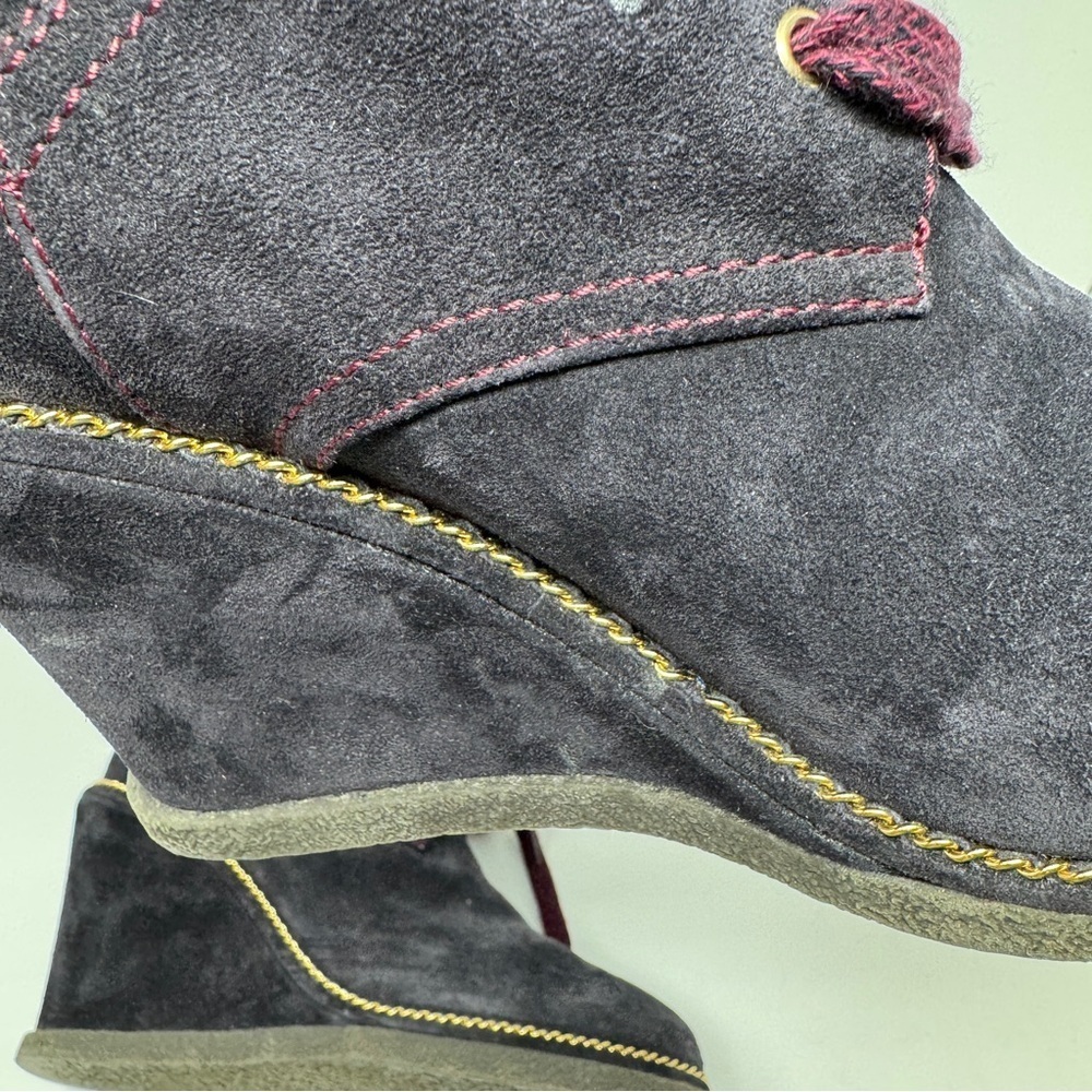 CHANEL Wedge Suede Burgundy Wedge Boots - Picture 4 of 16